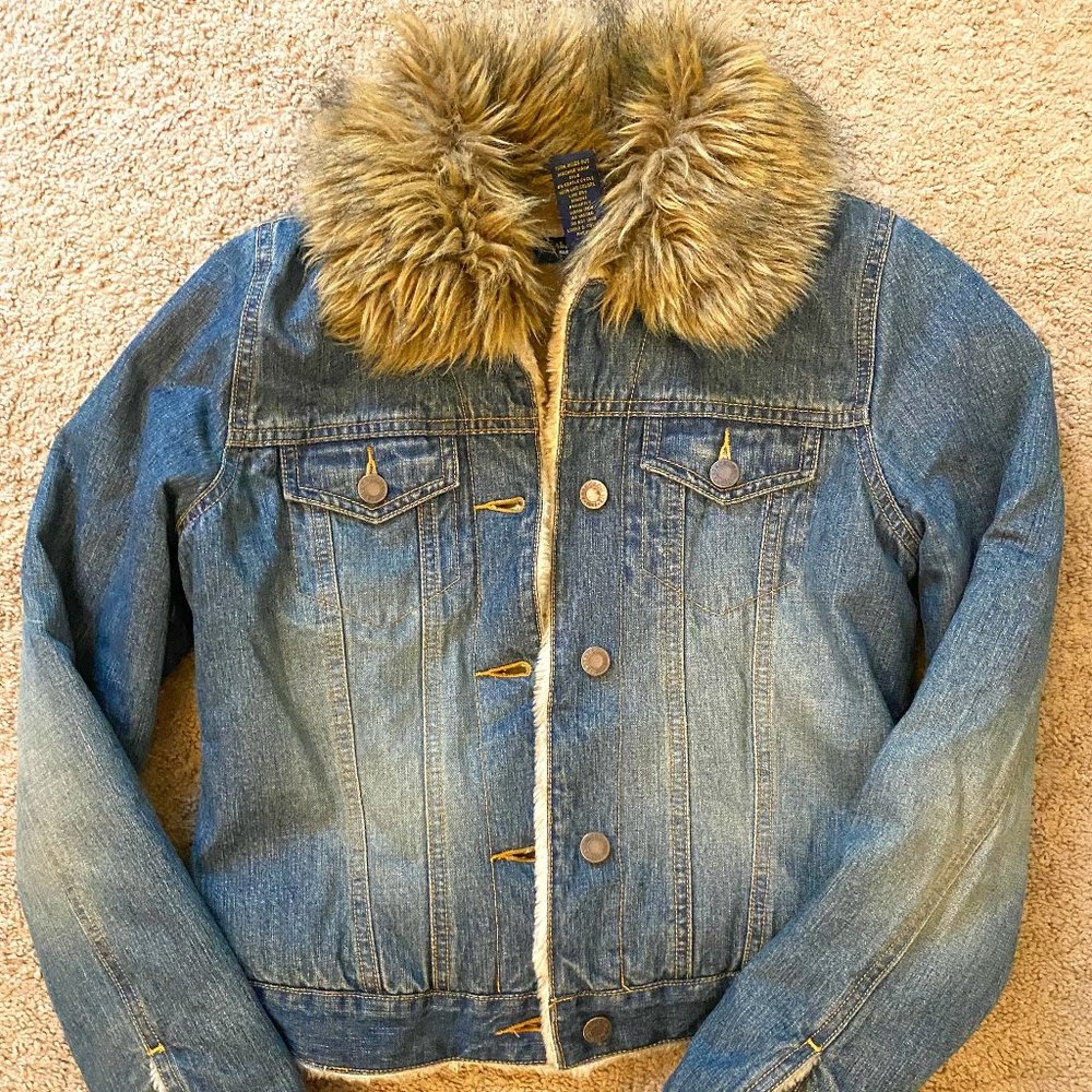 ABERCOMBIE AND FITCH WOMEN'S JEAN JACKET